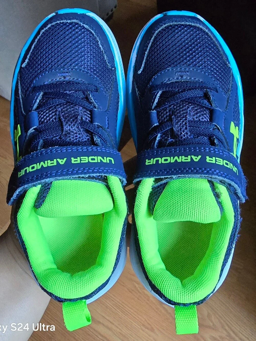 Sz 12 Toddler Kids UNDER ARMOUR CHARGED ASSERT 11 Midnight Navy/Blue Blur/HyperG